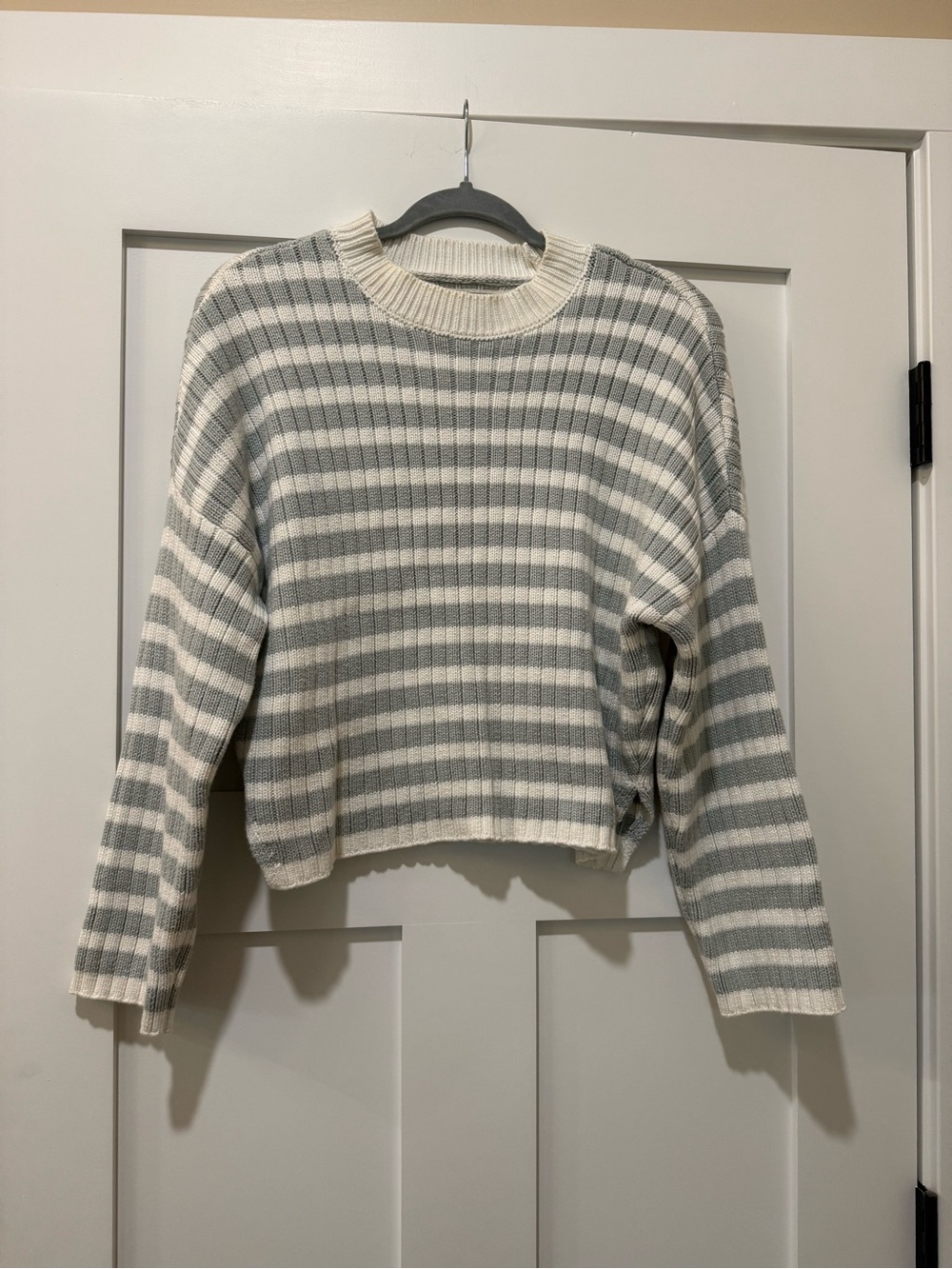 Abercrombie & Fitch Striped Crewneck Sweater in Cream & Sage Green